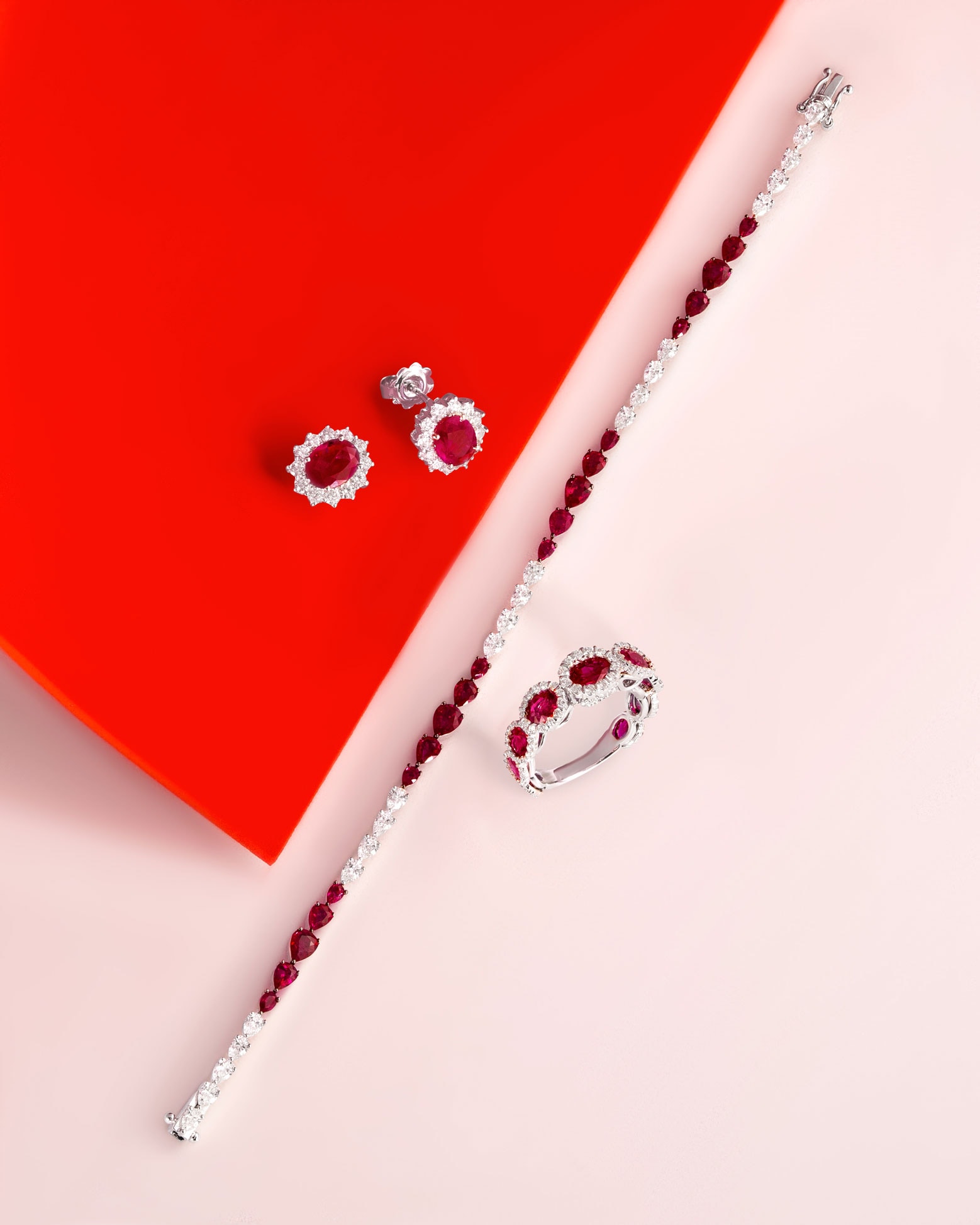 Diamonds&Co Shooting-Schmuck, rotes Farbkonzept – 7